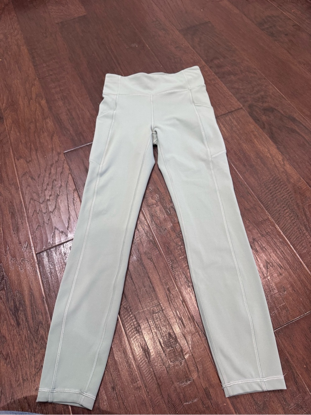 Lululemon Invigorate High Rise Tights 25" inseam size 4 EUC